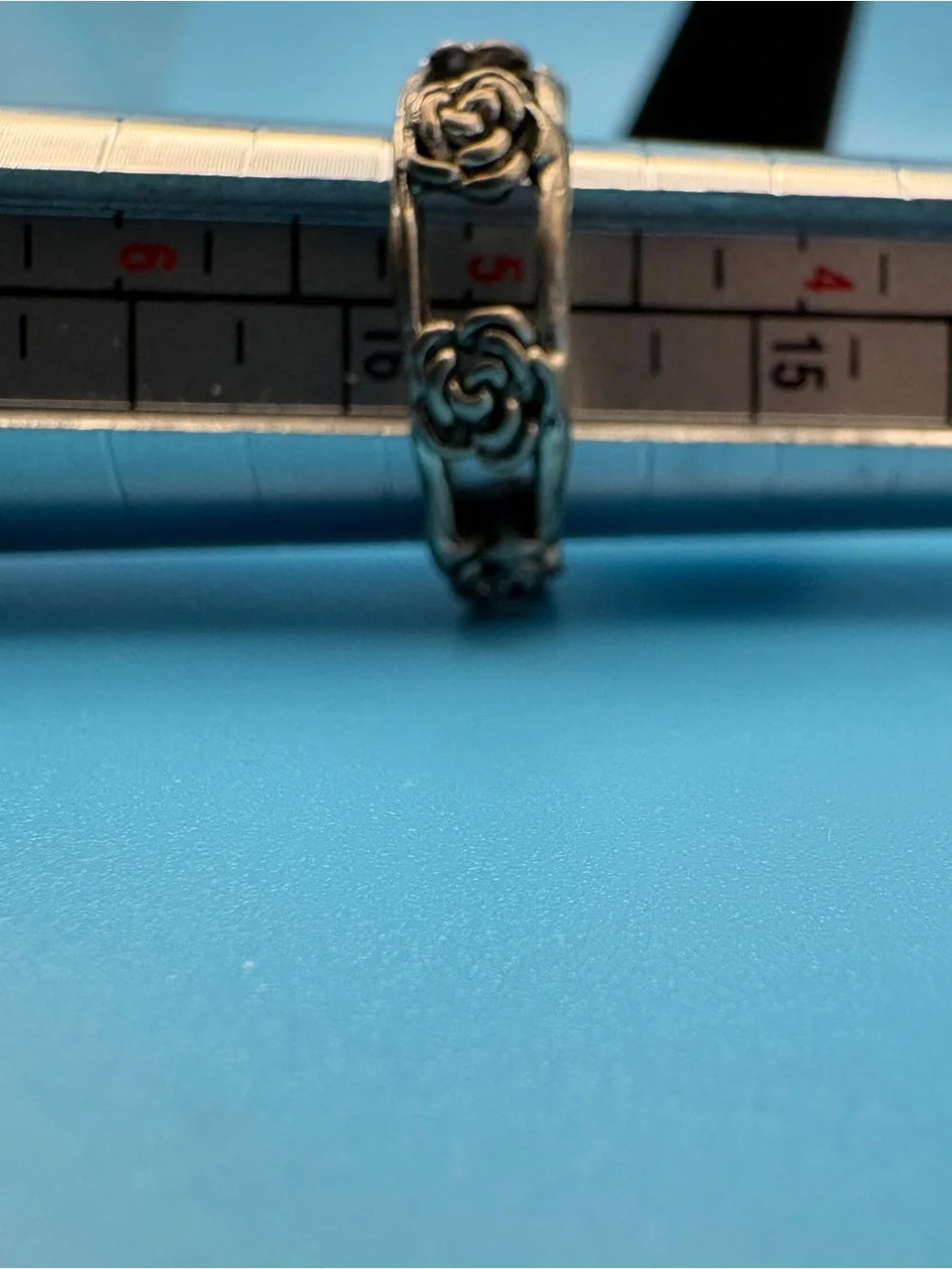Rose Pattern Band Ring - - Picture 6 of 8
